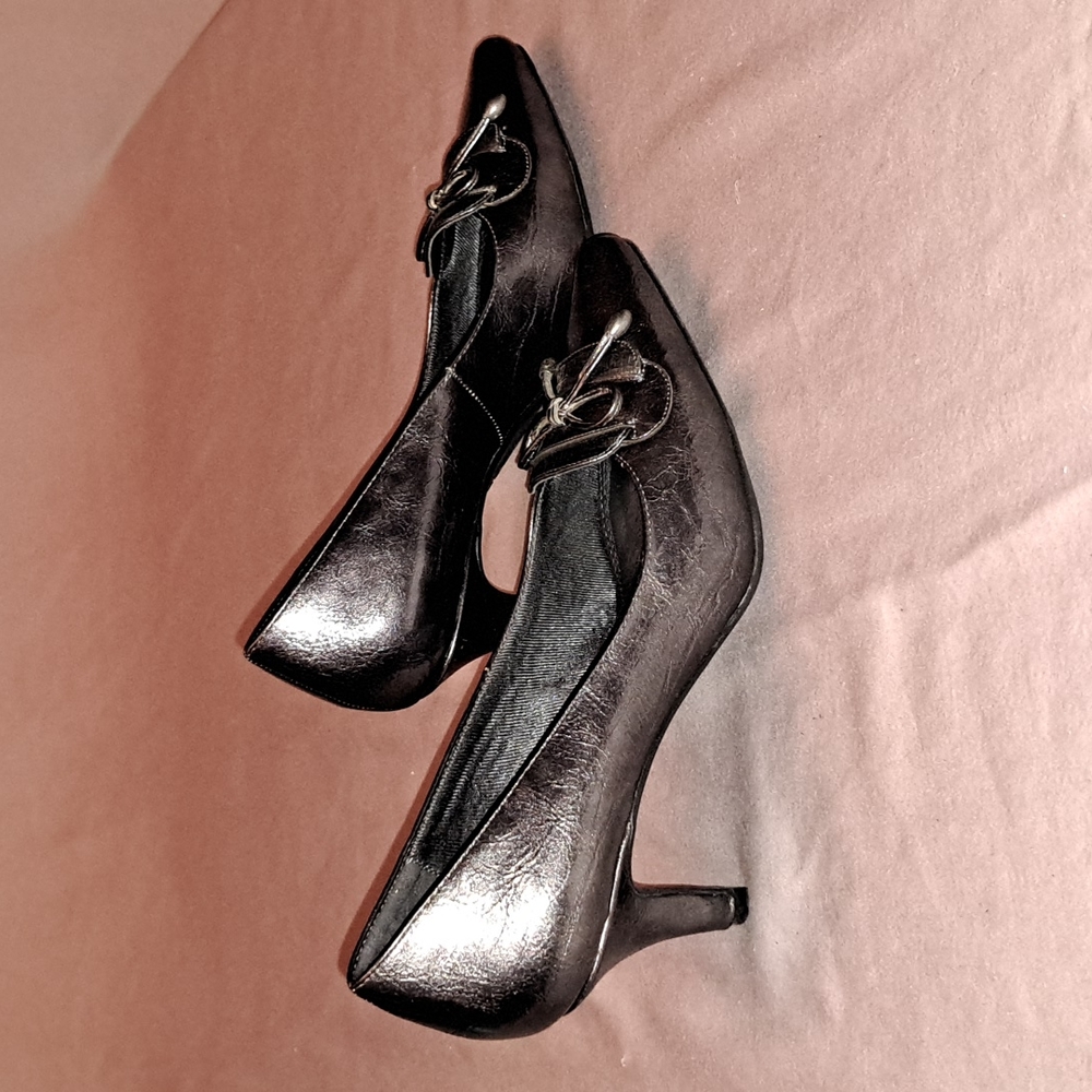 Life Stride, 8 1/2 Wide, silver